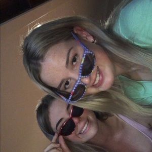 Meet your Posher, Bella